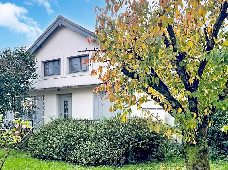 Maison - 362 m² - 11 pièces