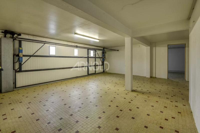 Maison - 207 m² - 7 pièces