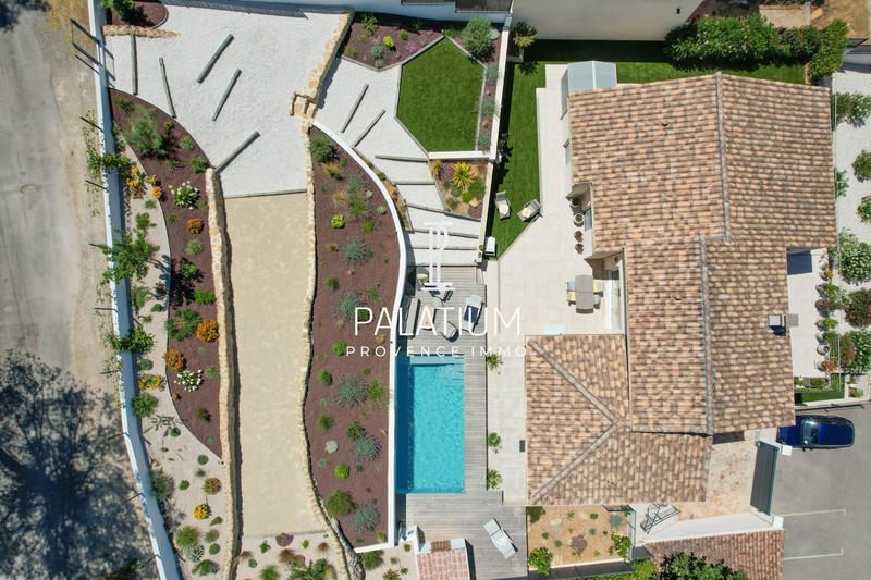 Maison - 233 m² - 4 pièces