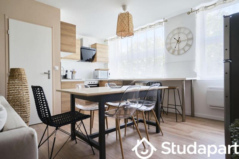 Chambre - 9 m² - 1 pièce