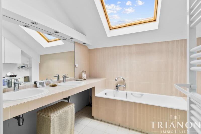 Maison - 201 m² - 7 pièces