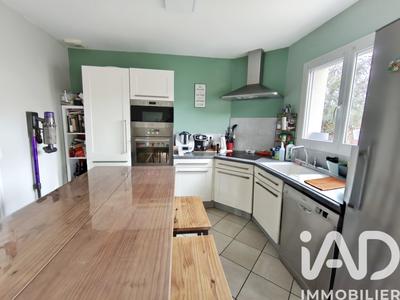 Maison - 99 m² - 5 pièces