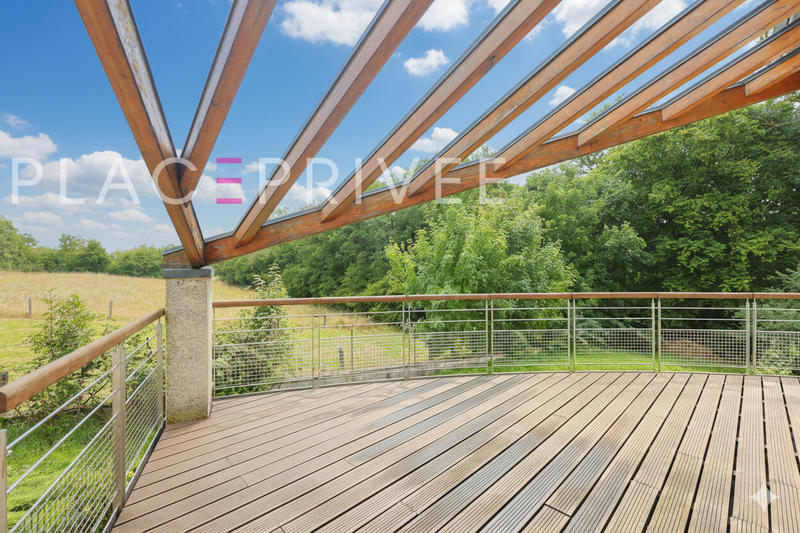 Maison - 200 m² - 8 pièces