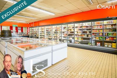 Local commercial - 736 m² - 10 pièces