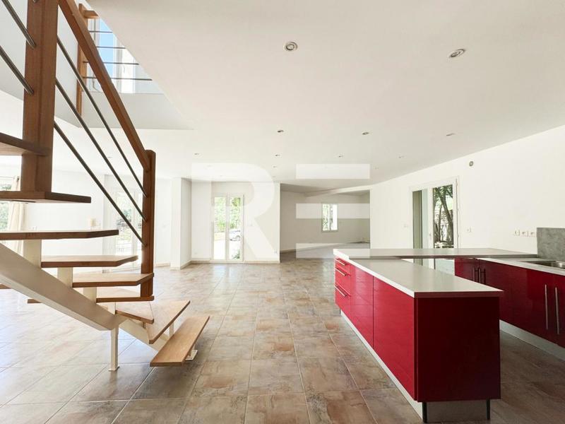 Villa - 144 m² - 5 pièces