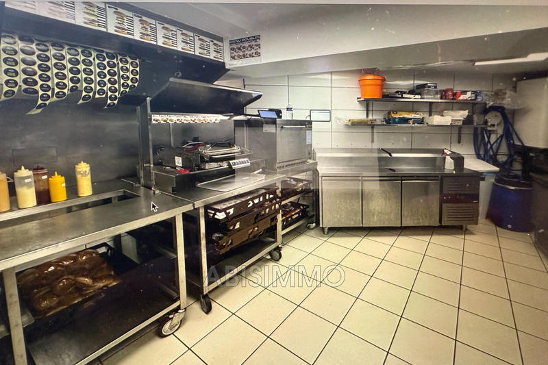 Fonds de commerce - Magasins - 127 m²