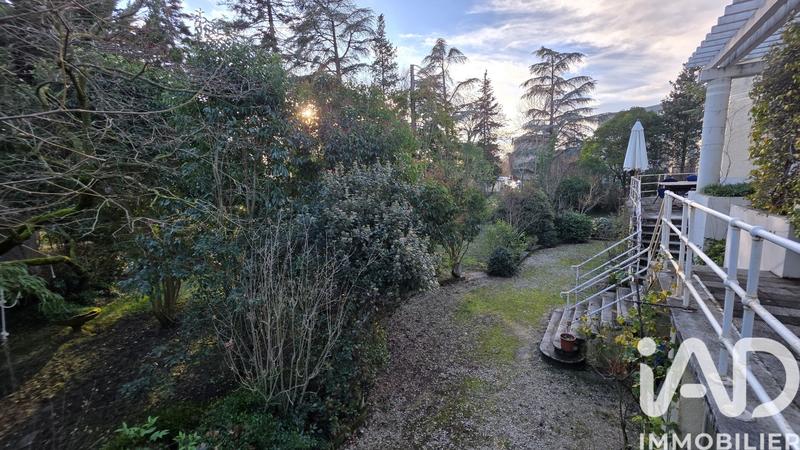 Maison de maîtres - 221 m² - 8 pièces