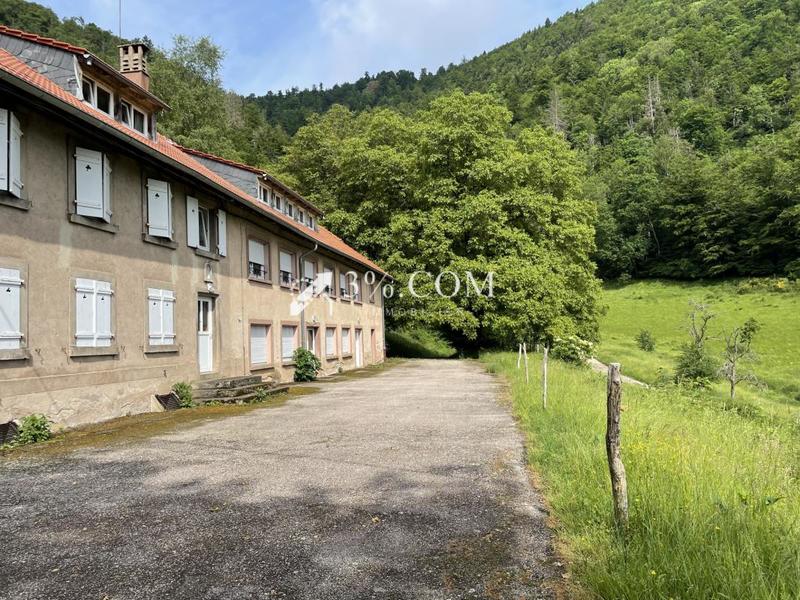 Maison - 630 m² - 25 pièces