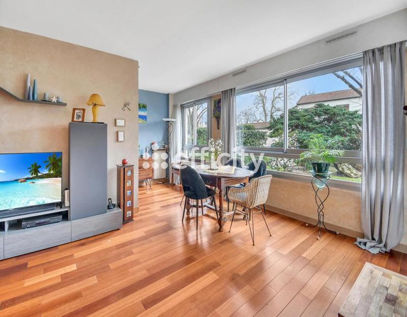 Appartement - 90 m² - 4 pièces