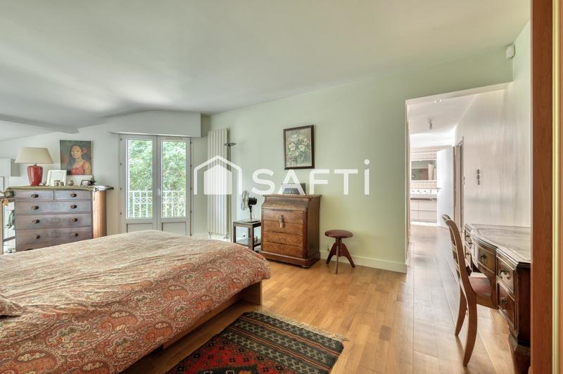 Maison - 204 m² - 7 pièces