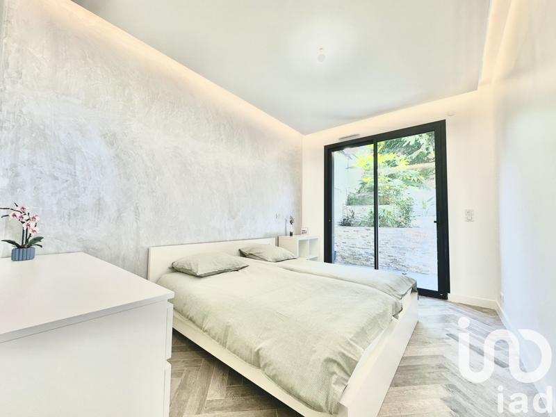 Maison - 205 m² - 9 pièces