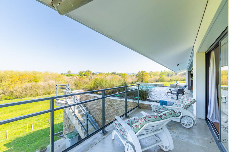 Maison contemporaine - 320 m² - 7 pièces