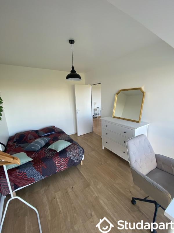 Chambre - 13 m² - 1 pièce