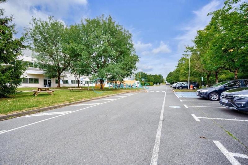 Entrepôt - 6 903 m²