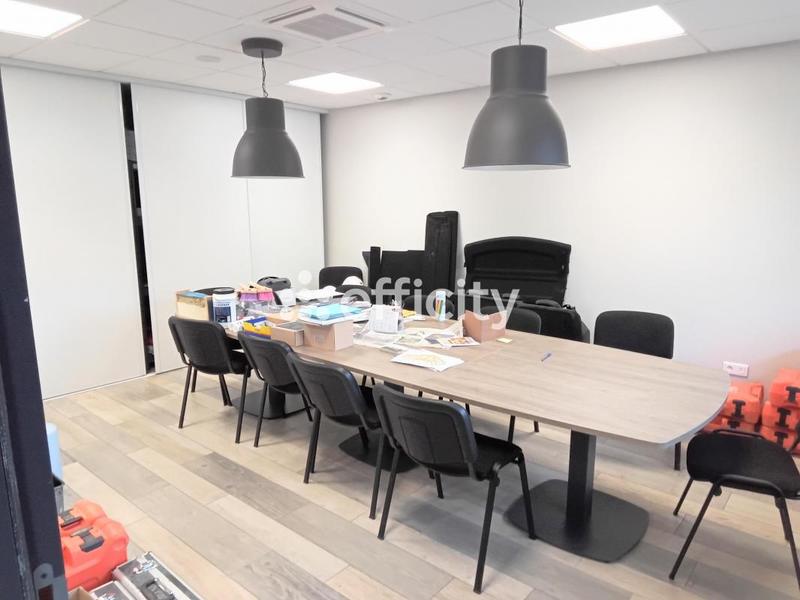 Bureau - 2 200 m² - 7 pièces