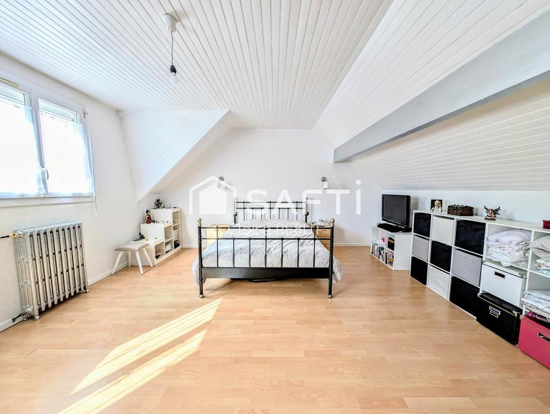 Maison - 210 m² - 9 pièces