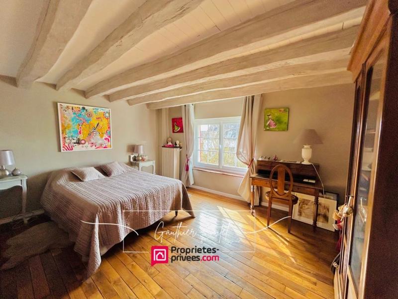 Maison - 250 m² - 9 pièces