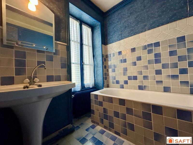 Maison - 247 m² - 10 pièces