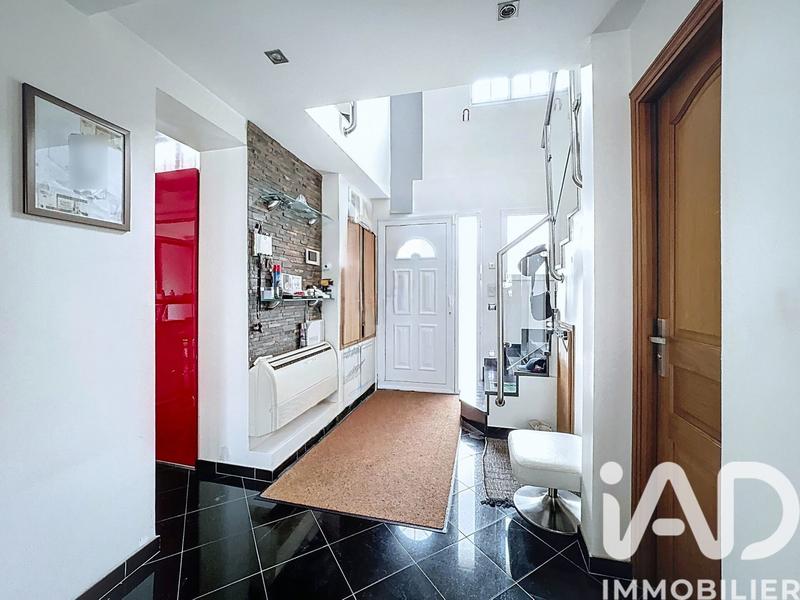 Maison - 205 m² - 6 pièces