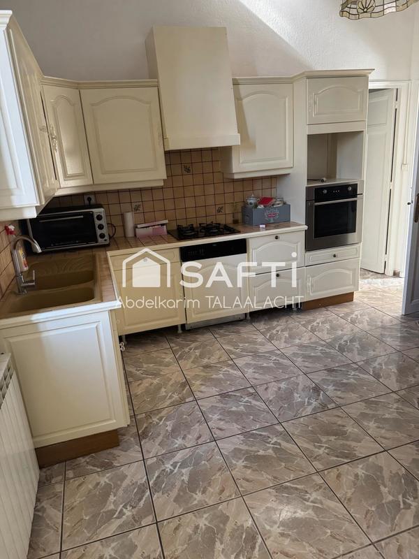 Maison - 181 m² - 7 pièces