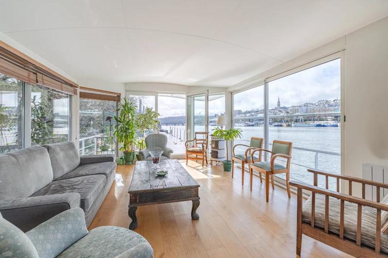 Maison - 250 m² - 7 pièces