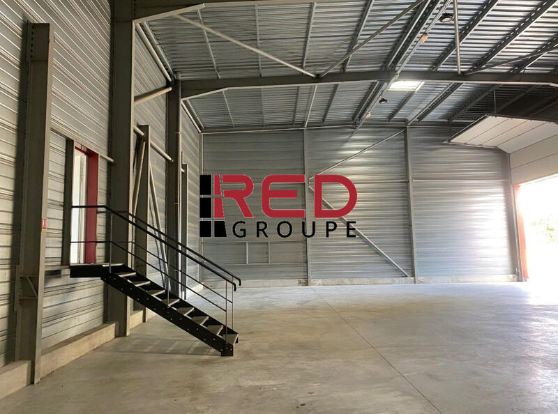 Entrepôt - 470 m²