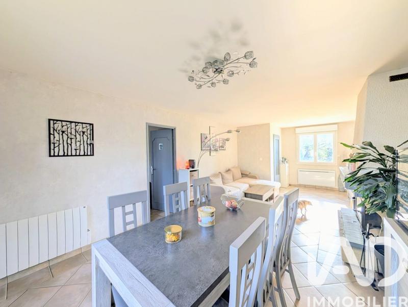 Maison - 90 m² - 5 pièces