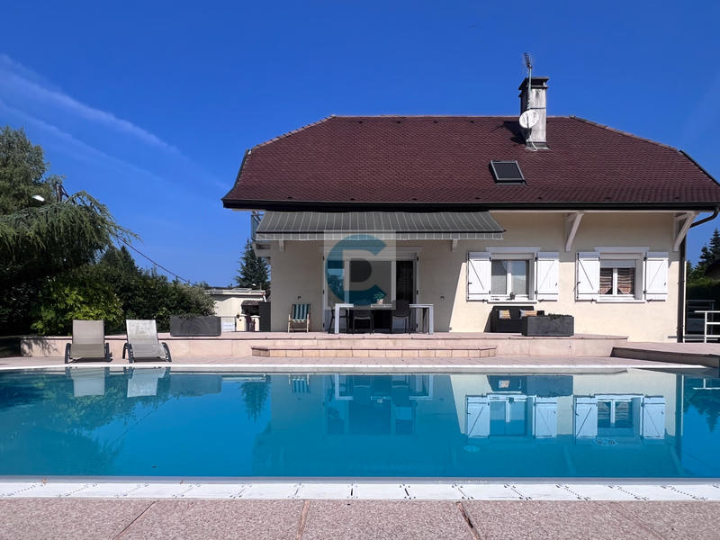 Maison - 137 m² - 5 pièces