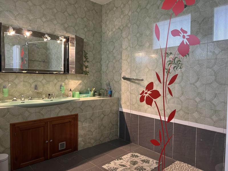 Maison traditionnelle - 320 m² - 7 pièces