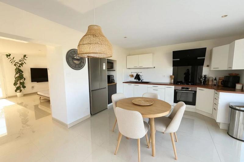 Maison - 190 m² - 5 pièces