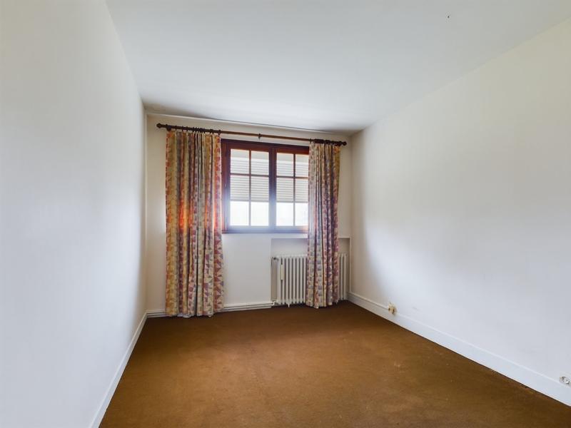 Maison - 245 m² - 9 pièces