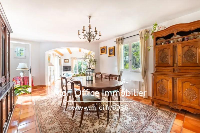 Maison - 185 m² - 7 pièces