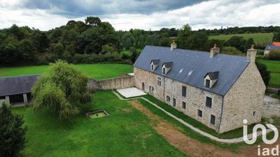 Maison - 448 m² - 12 pièces