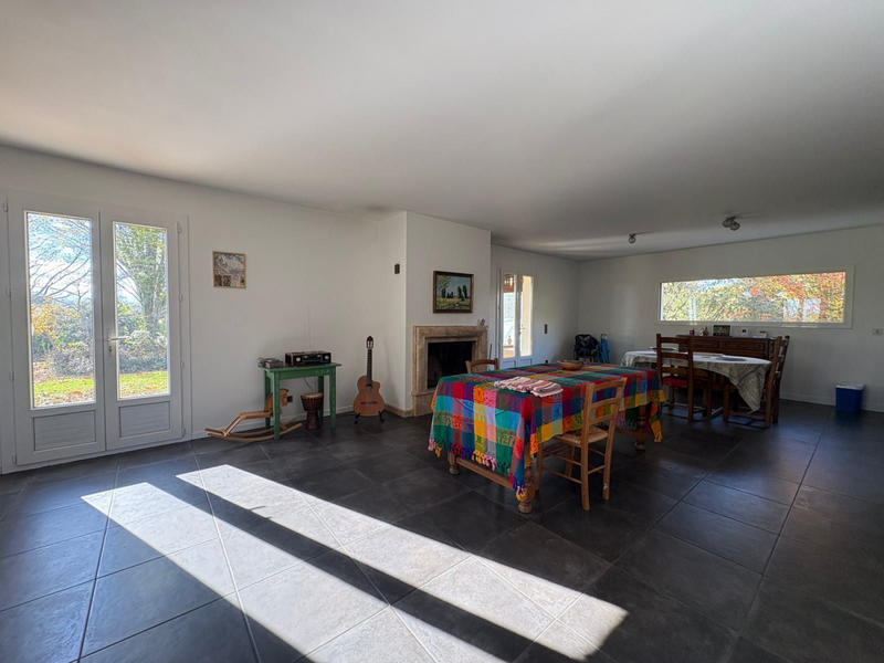 Maison - 230 m² - 8 pièces