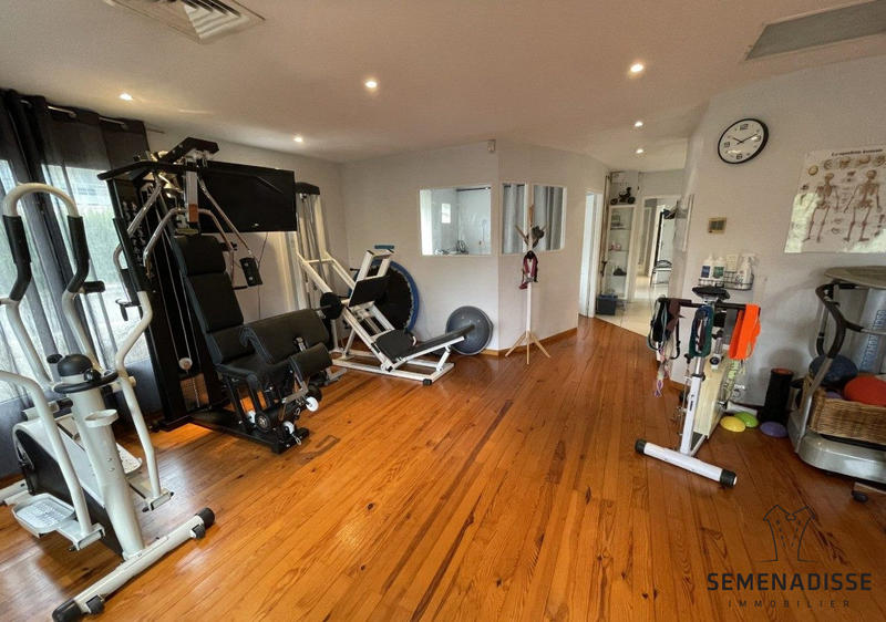 Local d'activités - 148 m²