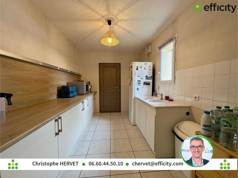 Pavillon - 238 m² - 8 pièces