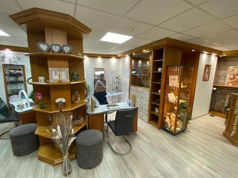 Fonds de commerce - Magasins - 108 m²