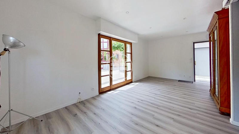 Maison - 196 m² - 7 pièces