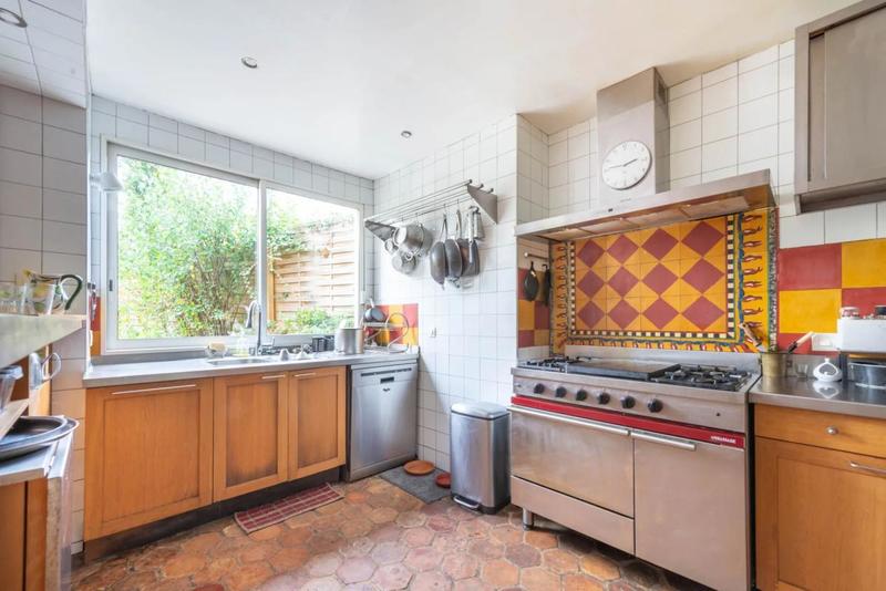 Maison - 215 m² - 9 pièces