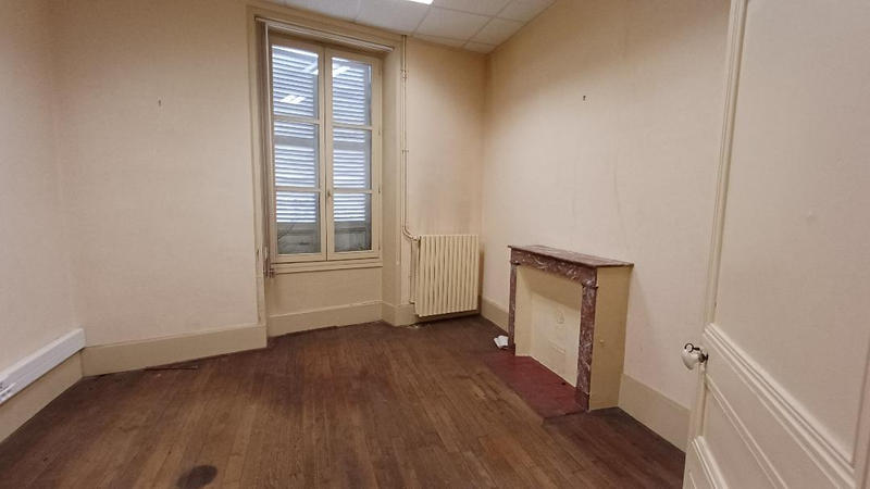 Maison - 270 m² - 10 pièces