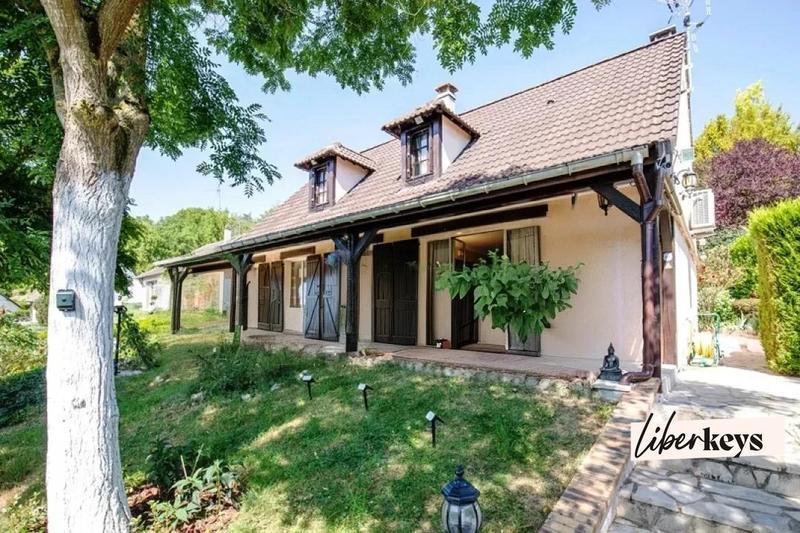 Maison - 215 m² - 8 pièces