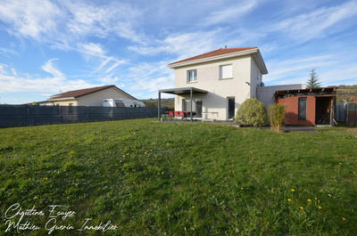 Maison - 104 m² - 4 pièces