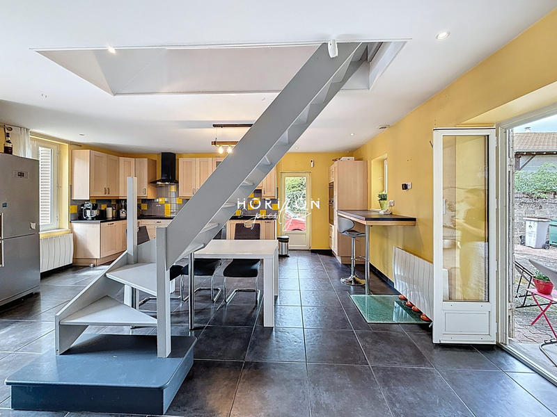 Maison - 183 m² - 6 pièces