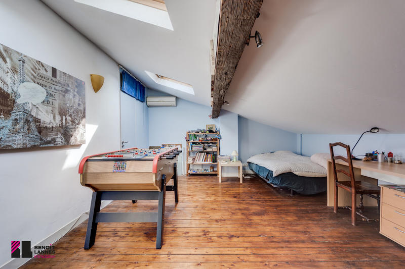 Maison - 216 m² - 8 pièces