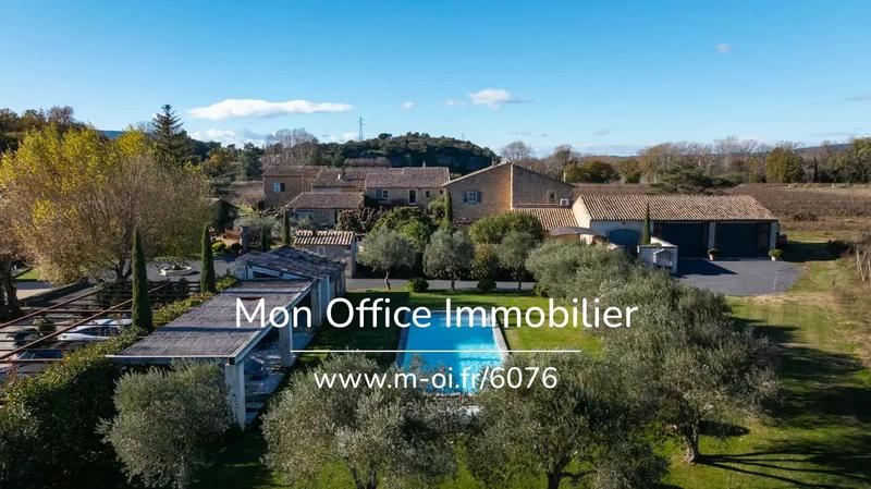 Propriété - 380 m² - 13 pièces