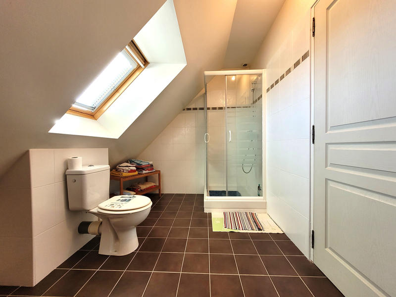 Maison - 215 m² - 9 pièces