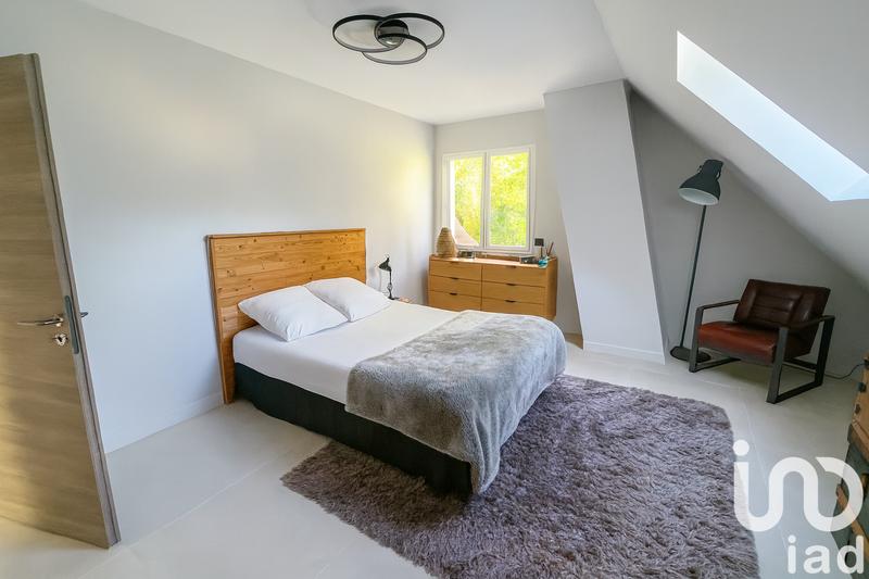 Maison - 240 m² - 10 pièces