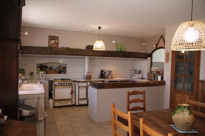 Demeure - 210 m² - 8 pièces