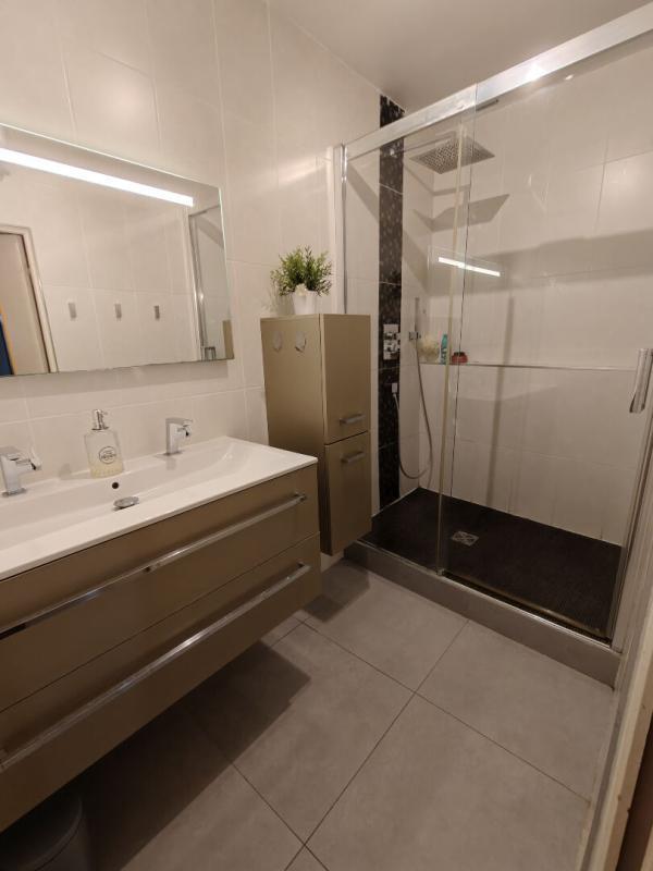 Maison - 161 m² - 11 pièces