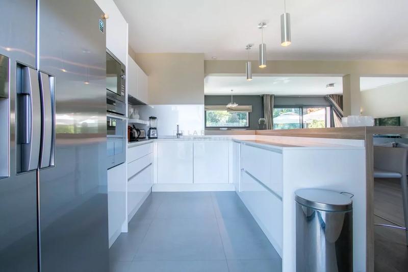 Villa - 200 m² - 5 pièces